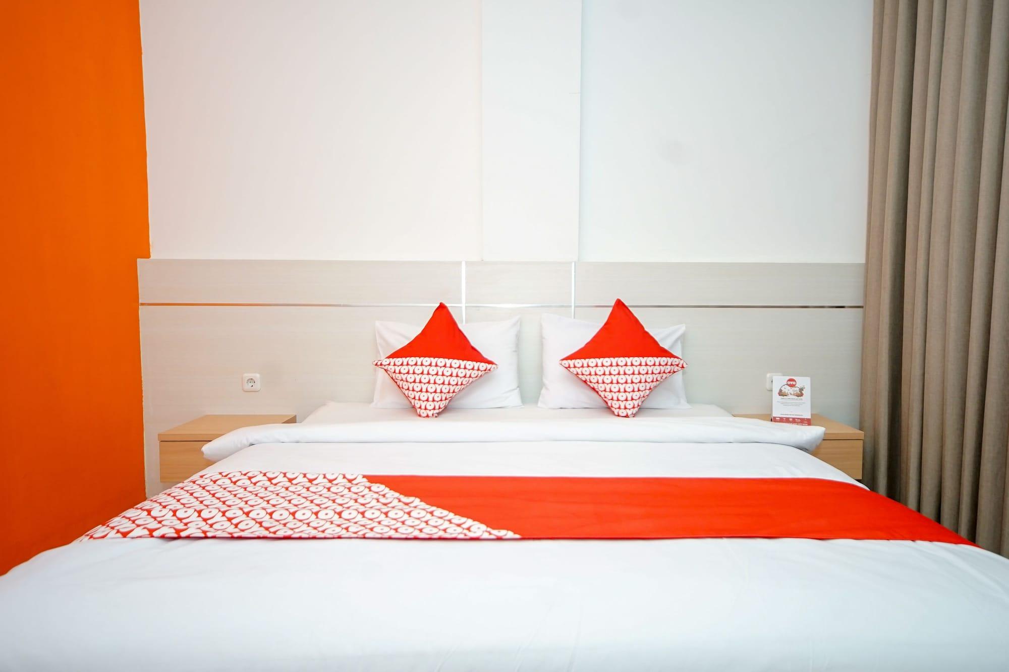 Oyo 344 Kr Hotel Palembang Ngoại thất bức ảnh