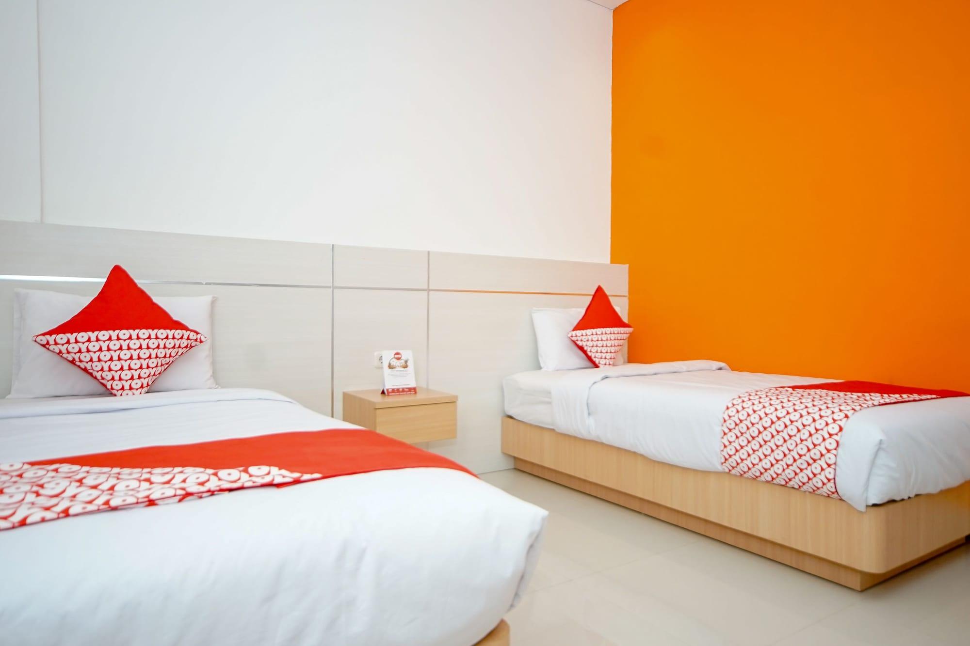 Oyo 344 Kr Hotel Palembang Ngoại thất bức ảnh