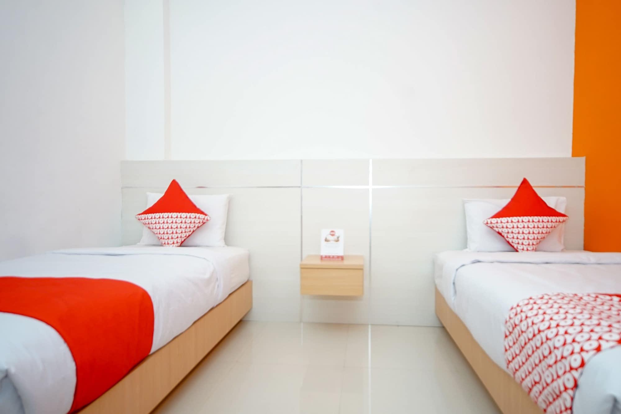 Oyo 344 Kr Hotel Palembang Ngoại thất bức ảnh