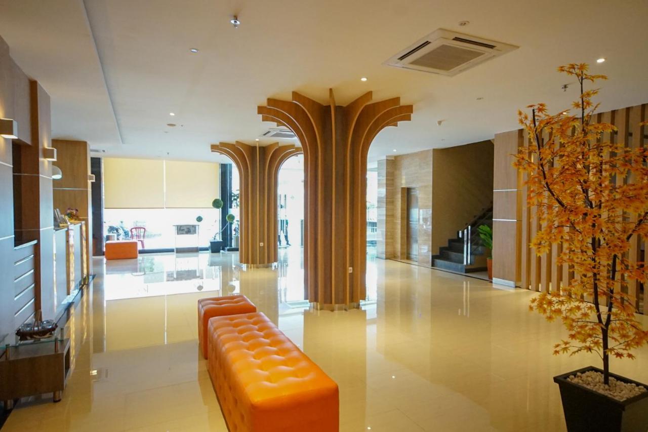 Oyo 344 Kr Hotel Palembang Ngoại thất bức ảnh